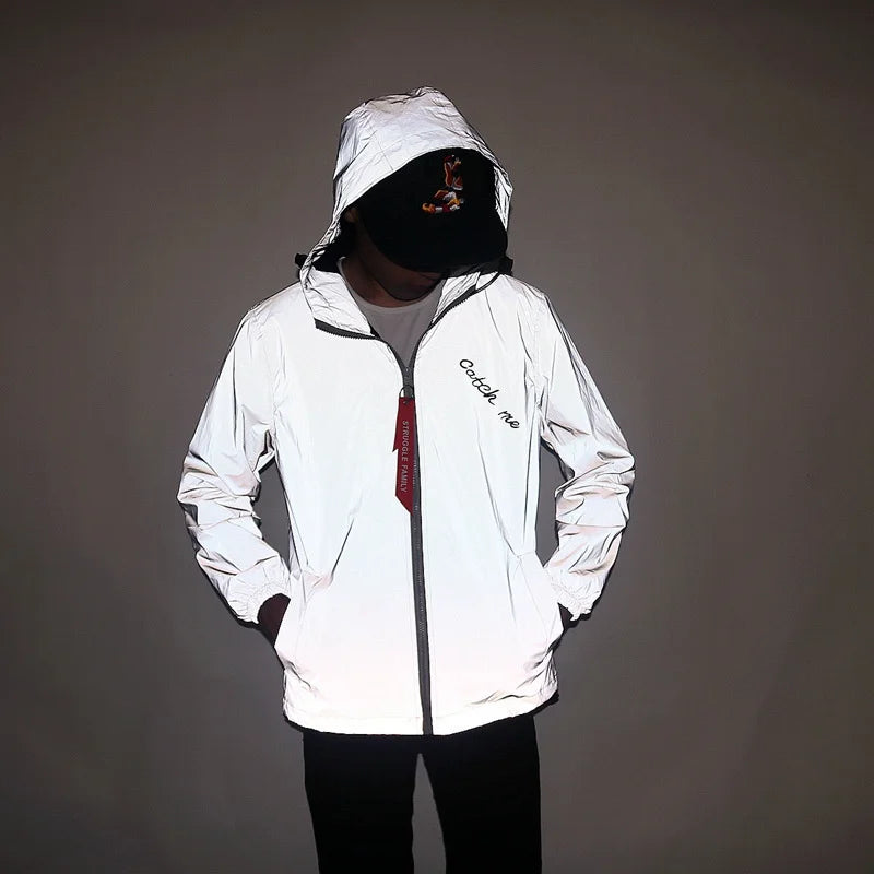 Männer Voll Reflektierende Jacke Casual Frauen Windjacke Hip Hop Mit Kapuze Mantel Wasserdicht Gedruckt Streetwear Nacht Glänzende Jacken 5XL