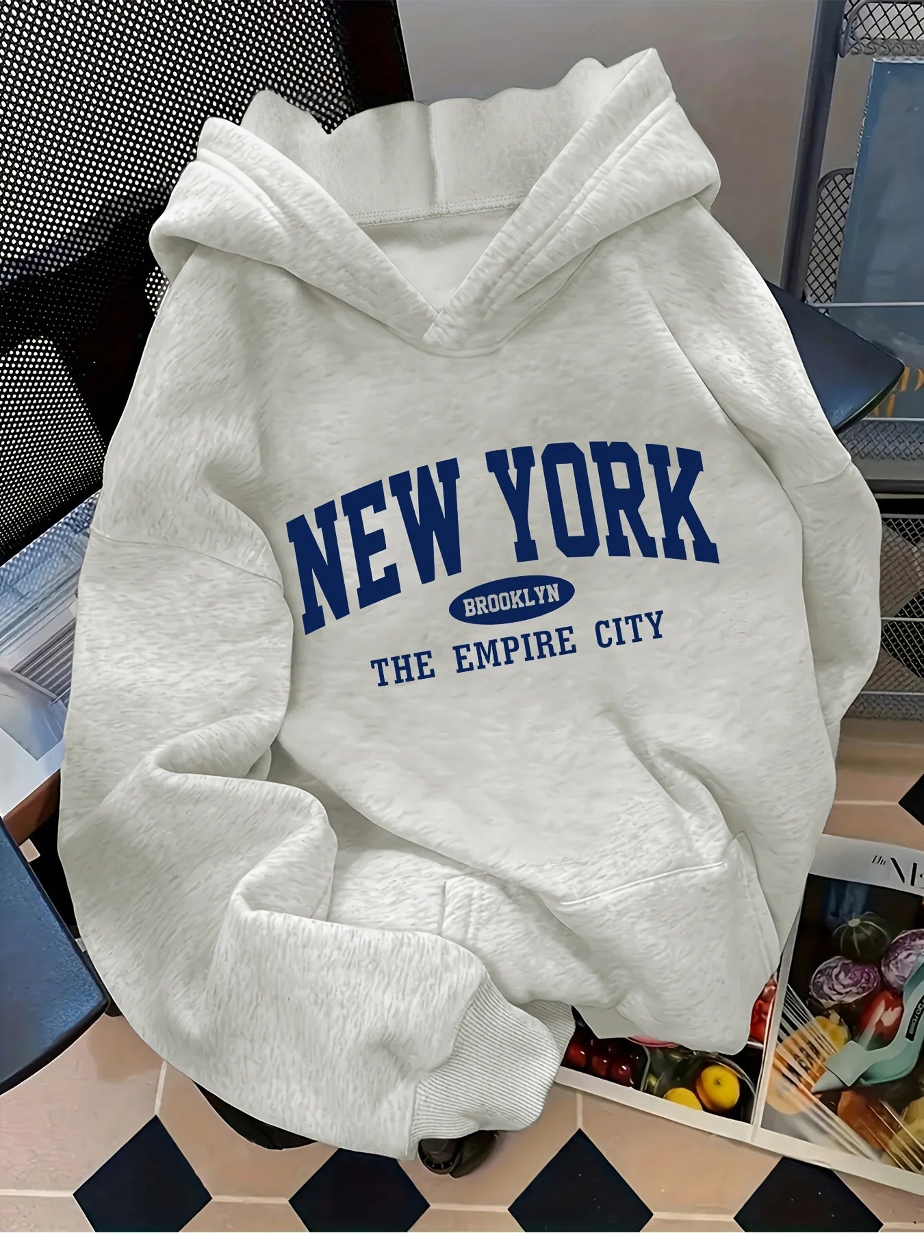 Modischer Damen-Hoodie mit lockerem Buchstabenmuster, lässiger Stil, geometrisches Muster, Kapuzenkragen, lässiger Langarm-Pullover mit Taschen