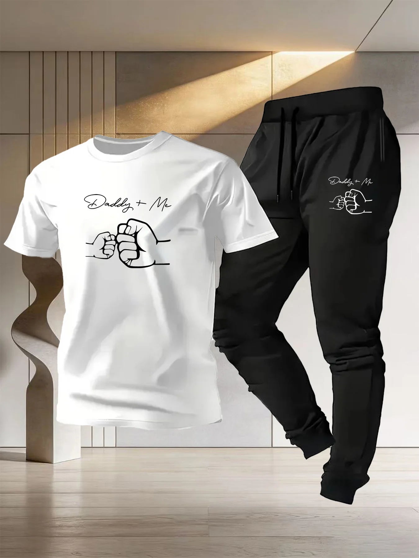 Sommerkleidung für Kinder und Eltern – Set aus kurzärmligem T-Shirt und Jogginghose aus reiner Baumwolle für Vater und Sohn mit schickem Faust-Print