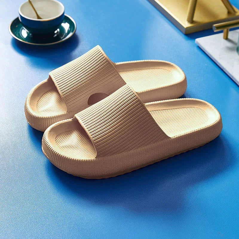 EVA-Strandpantoffeln mit dicker Sohle, 4 cm, wolkenartiger Komfort, Heimgebrauch, Paar, höhenvergrößernde, einfarbige Sommersandalen für den Innenbereich